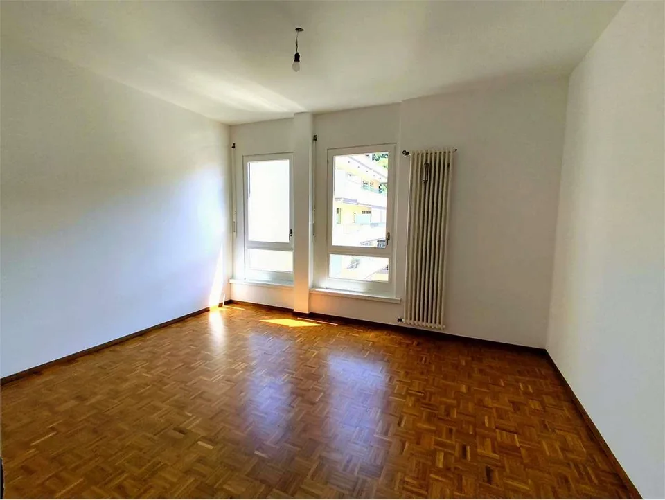 Lugano Cassarate (Viale Castagnola) - Signorile 2.5 Locali al 5° Piano