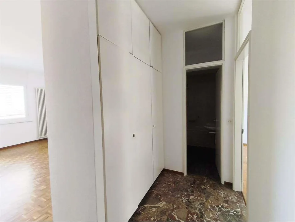 Lugano Cassarate (Viale Castagnola) - Signorile 2.5 Locali al 5° Piano