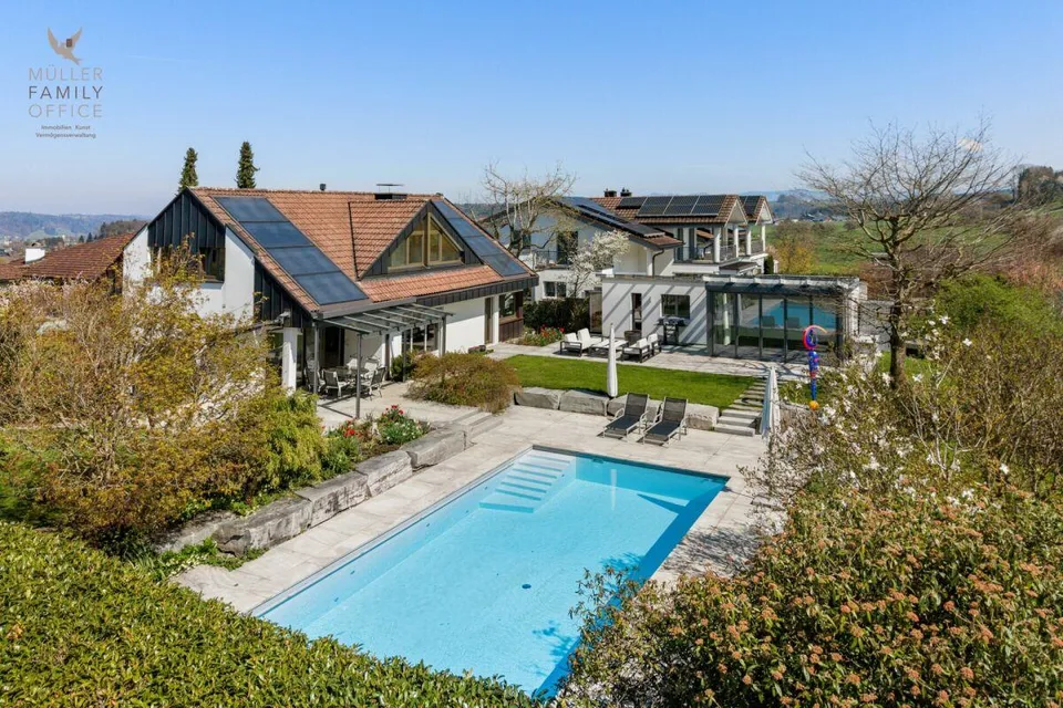 Maison de famille élégante avec un jardin de rêve et un paradis de piscine