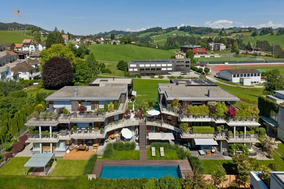 Exklusive 5 1/2 Zimmer-Maisonette-Attikawohnung mit Alpsteinblick und Aussenpool im Miteigentum