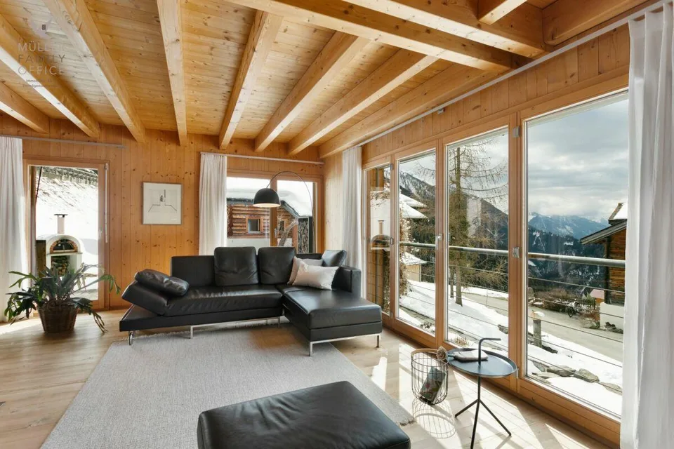 Stilvolles Holzhaus mit alpinem Charme und nachhaltigem Wohn- und E...