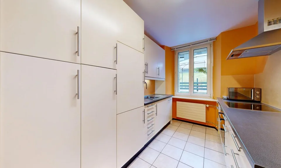 Martigny-Combe : Grande maison villageoise de 2 appartements avec vue