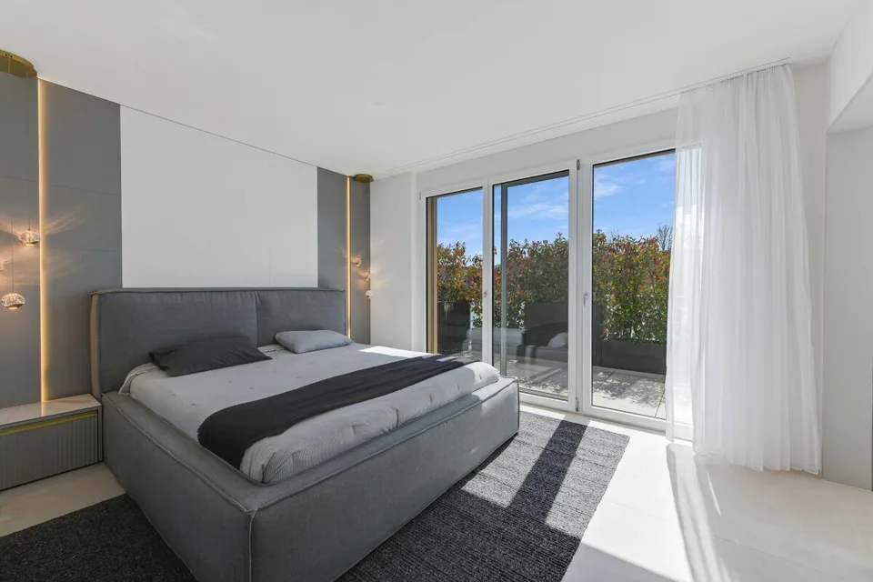 A home above the ordinary – exclusive attic apartment with privacy – photo 10 of 26