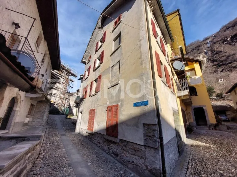 Tipica casa Ticinese nel borgo vecchio