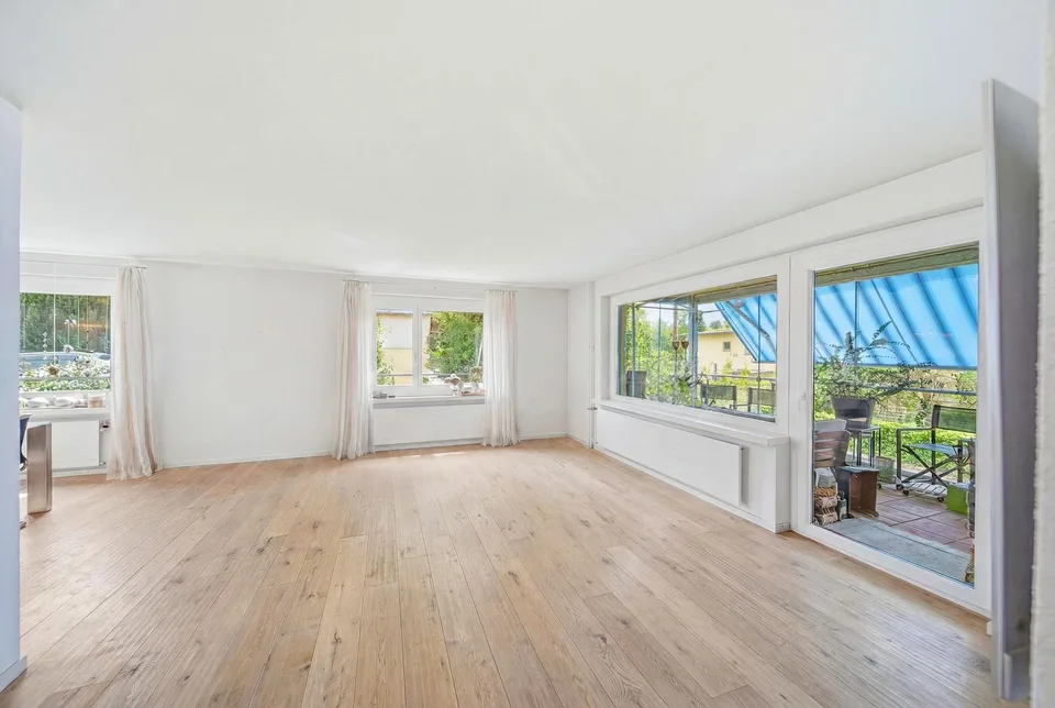 ZWEIFAMILIENHAUS ZWISCHEN ZÜRICH UND BADEN