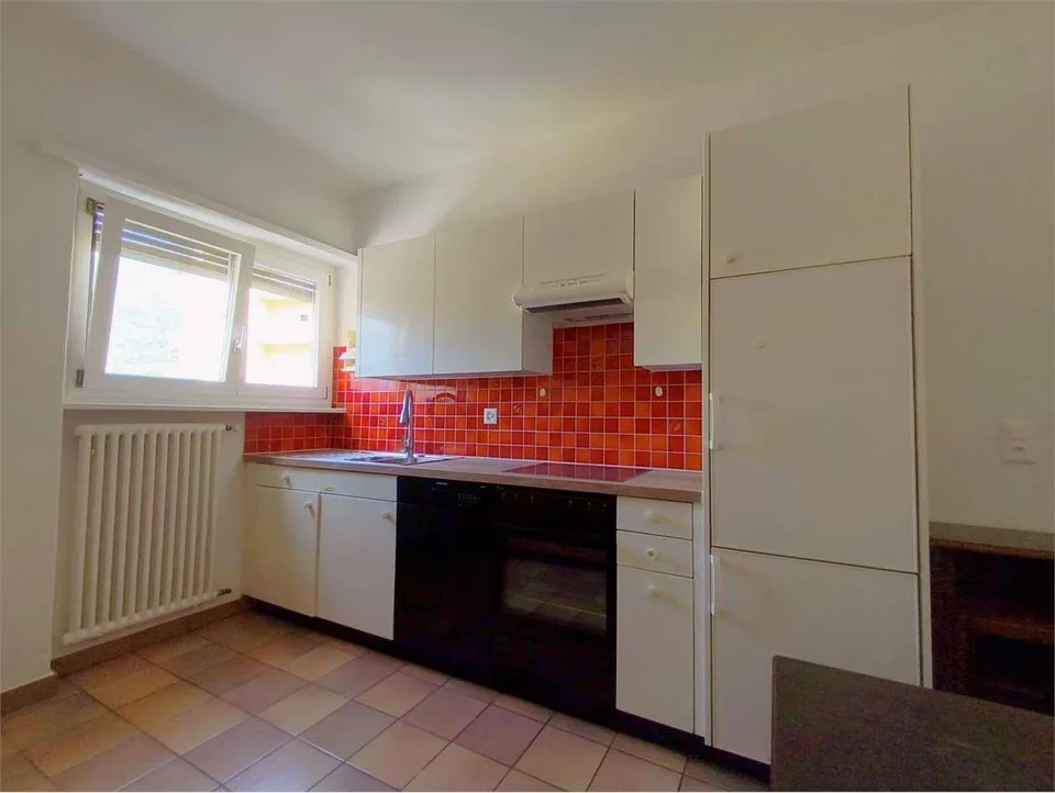 Bellinzona (Via Maestri Comacini) - Ampio 3.5 Locali con Grande Balcon