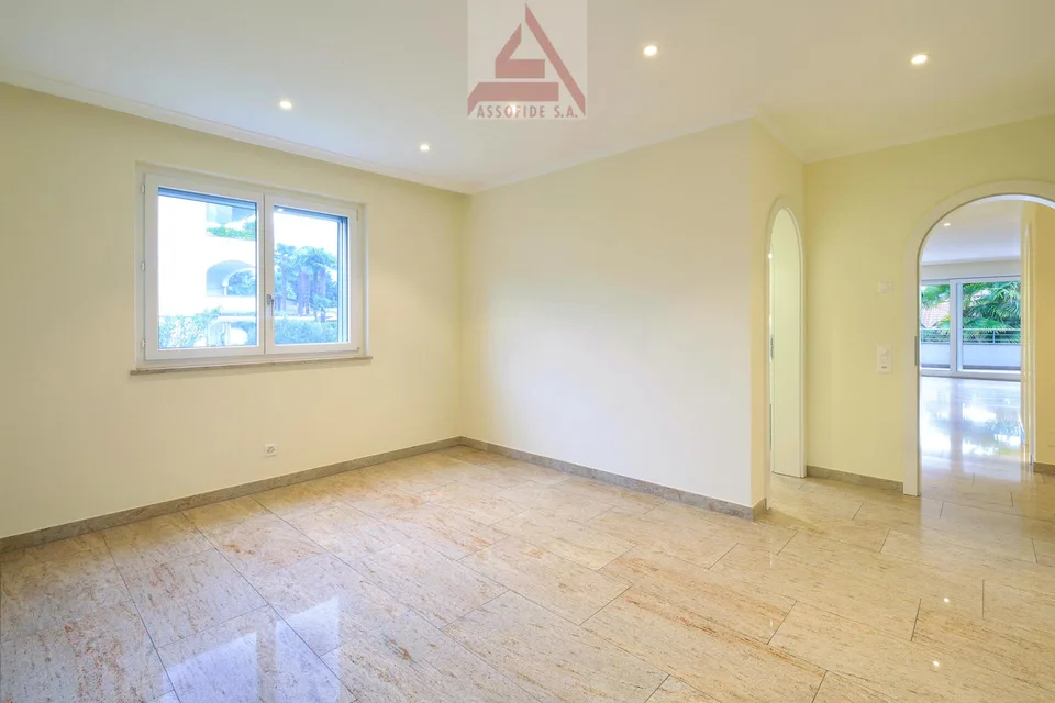 Elegante 4.5-Zimmerwohnung / Elegante appartamento di 4.5 loca – foto 10 di 13