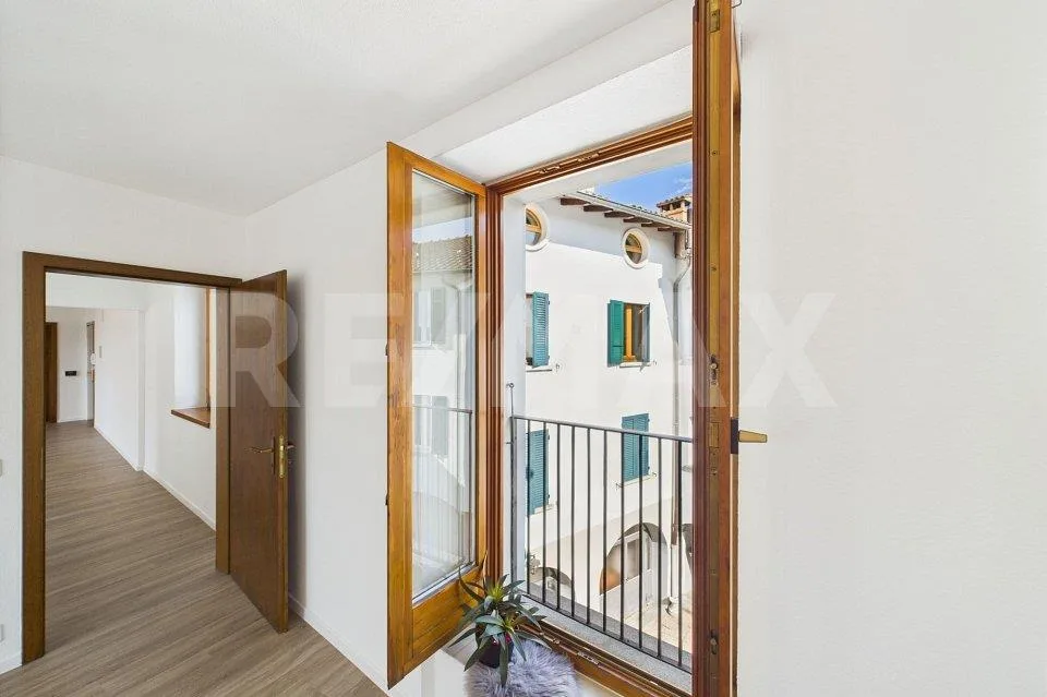 Proprietà a reddito in zona centrale - 7 appartamenti e 1 negozio – Foto 9 von 13