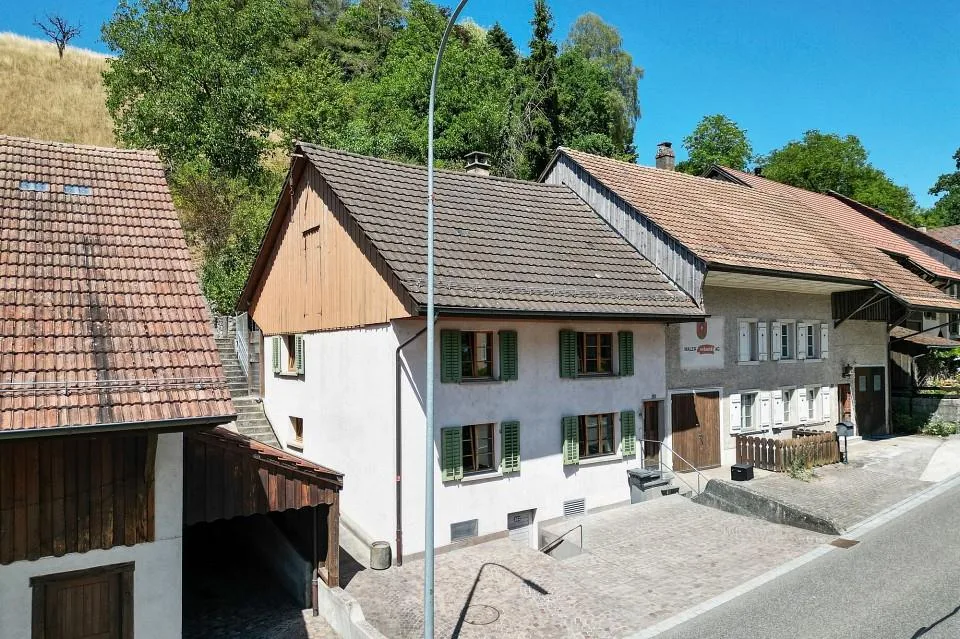 Charmantes, renoviertes 4.5-Zimmer-Einfamilienhaus mit Erweiterungs...