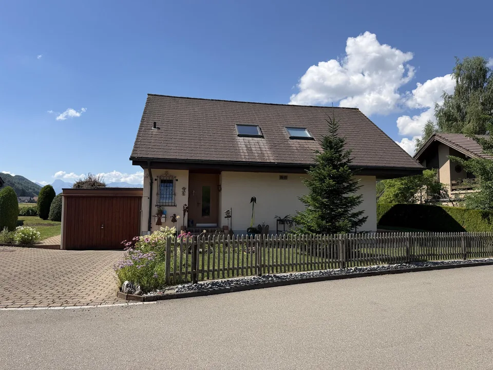 Freistehendes Einfamilienhaus mit unverbaubarer  Bergsicht