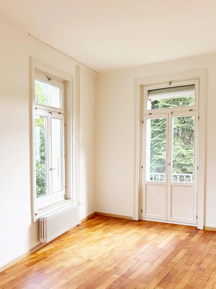 "Stilvolle 4.5 -Zimmer - Altbauwohnung mit Charme an exklusiver Lage