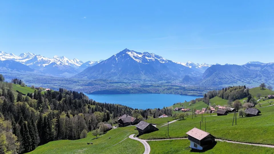 Traumhaft Wohnen mit Sicht auf den Thunersee