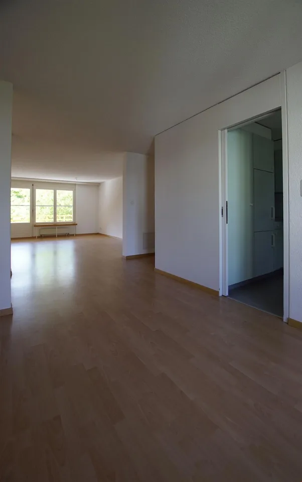 Tolle Familienwohnung im Grünen - grosszügige Raumaufteilung – Foto 3 von 16
