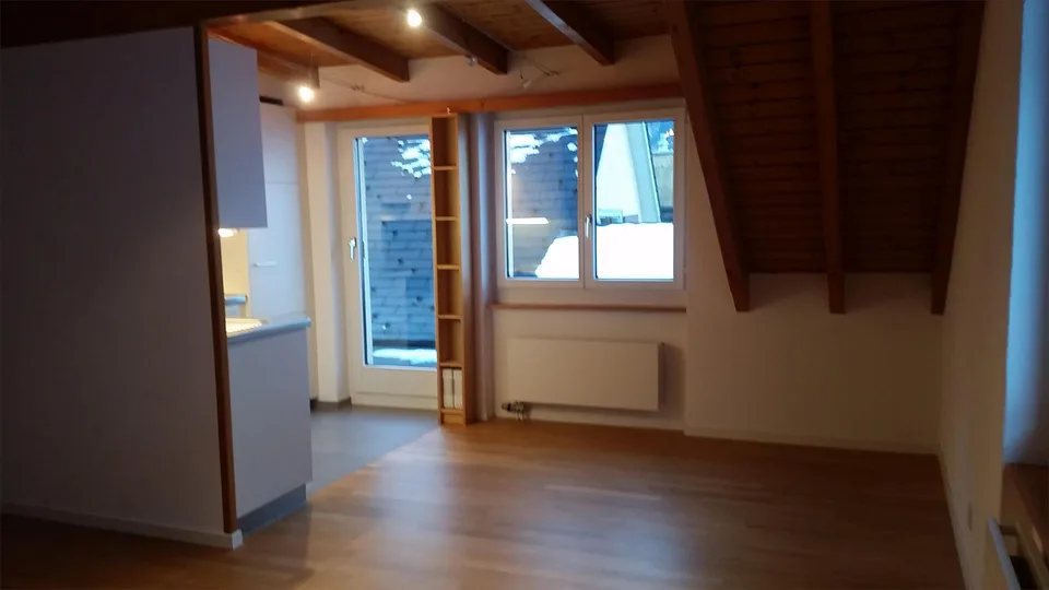 Schöne, helle 2.5 Zimmerdachwohnung mit Terrasse