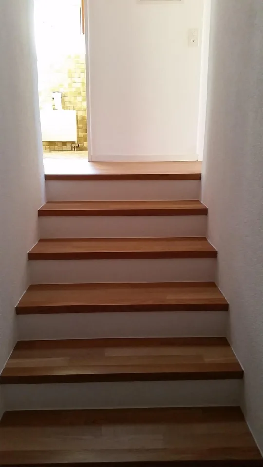 Schöne, helle 2.5 Zimmerdachwohnung mit Terrasse