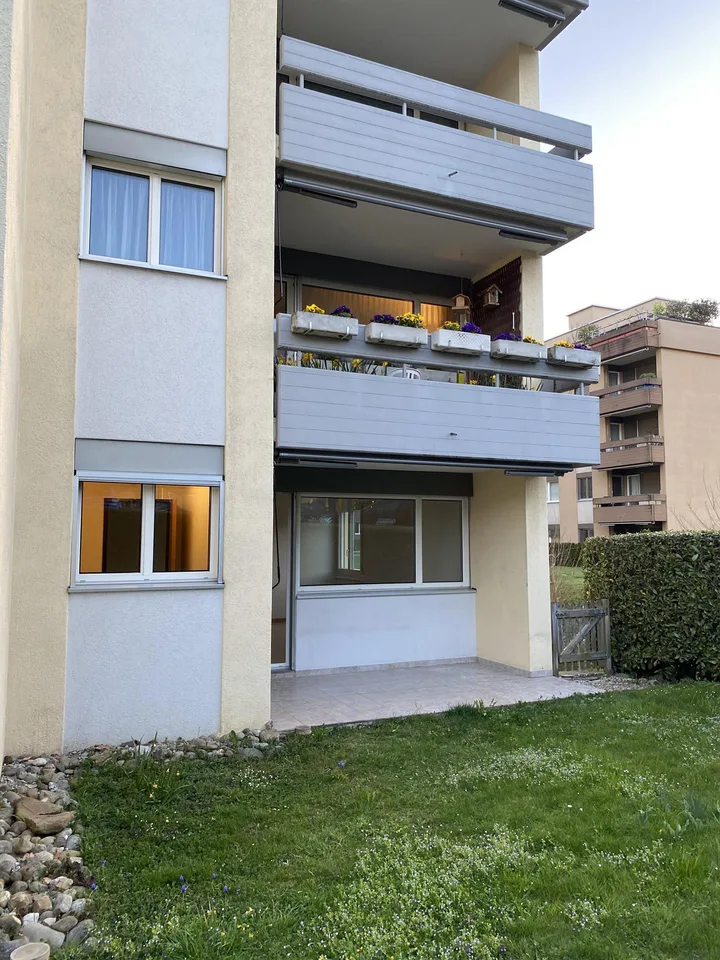 Helle & zentral gelegene 2.5 Zimmer-Gartenwohnung
