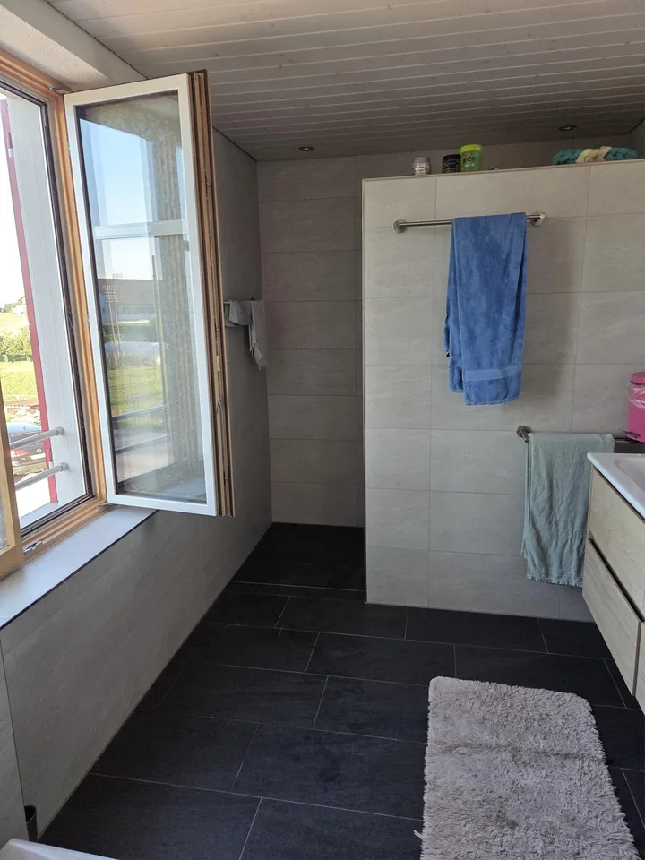 Wunderschöne, geräumige Attika Wohnung