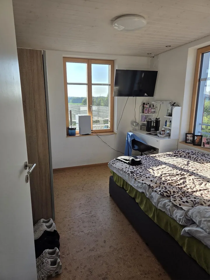 Wunderschöne, geräumige Attika Wohnung