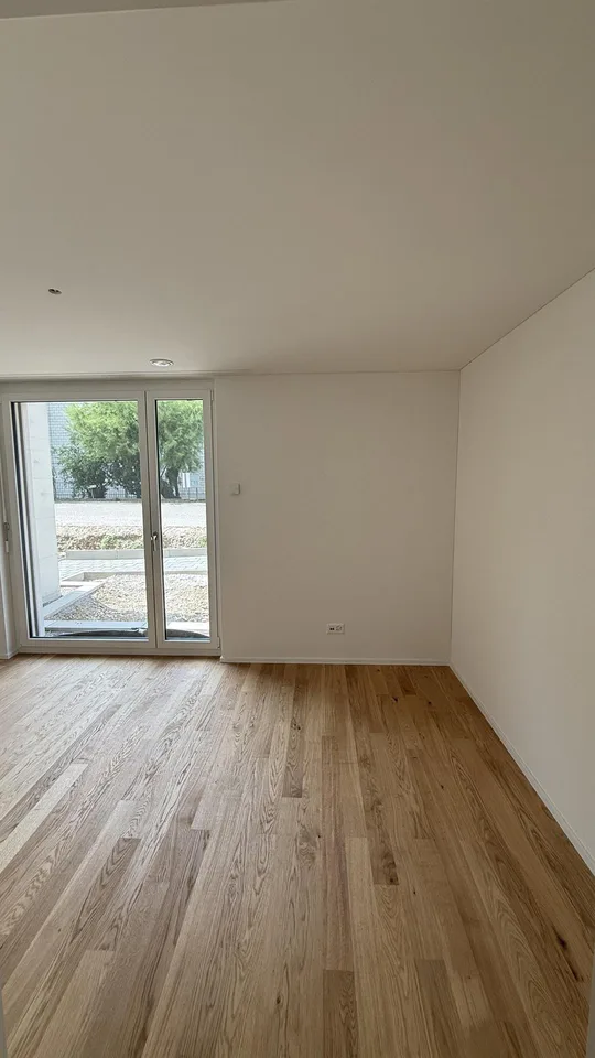 2.5-Zimmer-Gartenwohnung im Neubau mit 42 m² Privatgarten – Erstbezug