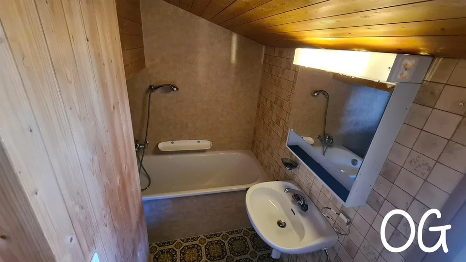 4.5 Zimmer Haus mit Umschwung