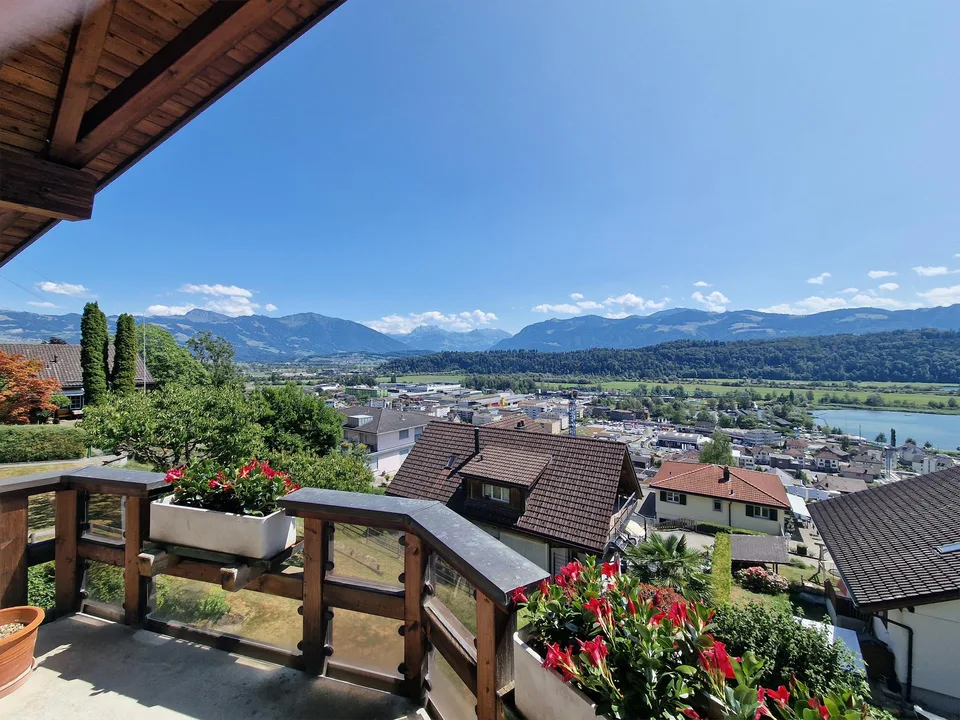 5.5 Zimmer Wohnhaus an schönster Lage mit See- und Bergsicht