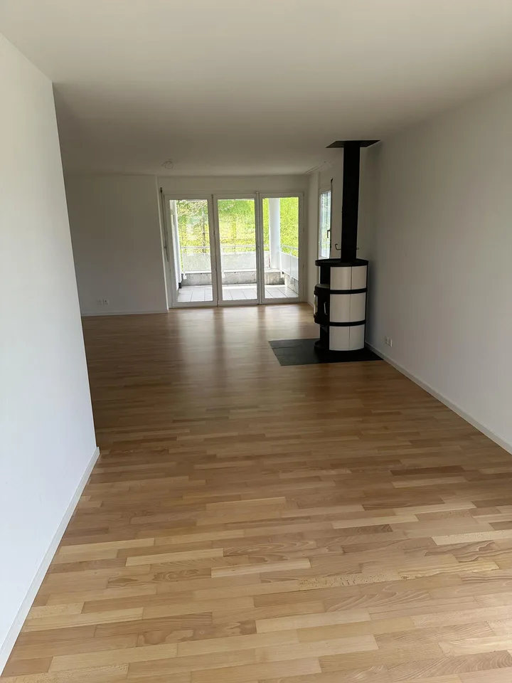 Grosszügige 3.5-Zimmerwohnung an wunderschöner Lage