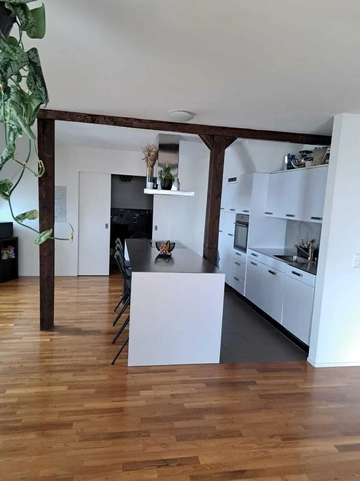 Appartement de ville en attique avec charme