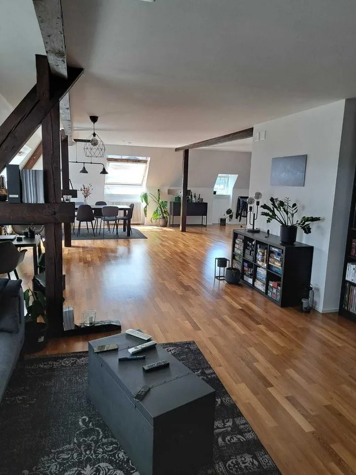 Appartement de ville en attique avec charme