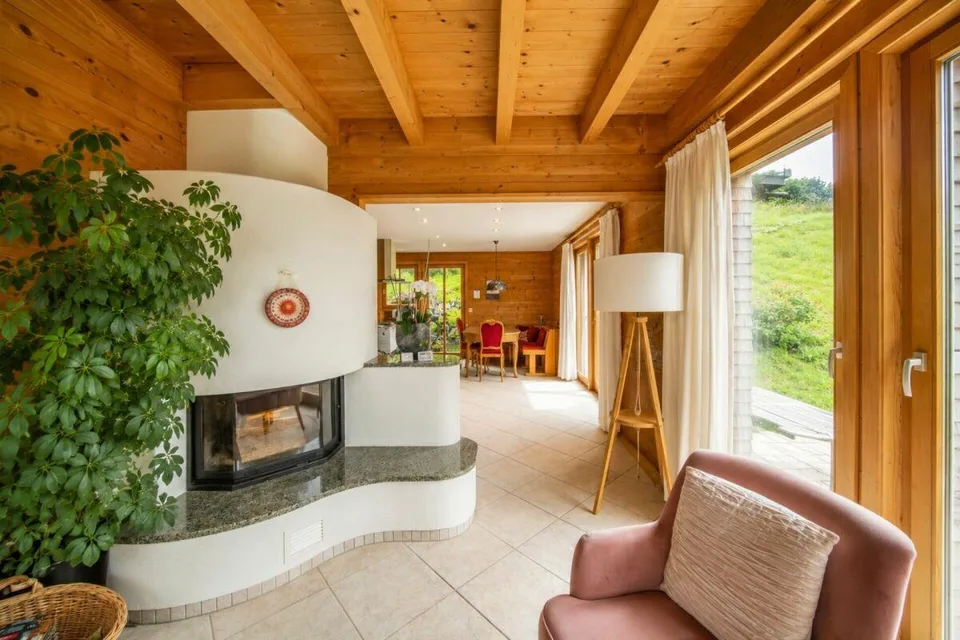 Einzigartiges Vollholzhaus aus Mondholz - gesund wohnen mit Bergsicht und vielseitigen Nutzungsmöglichkeiten – Foto 12 von 29
