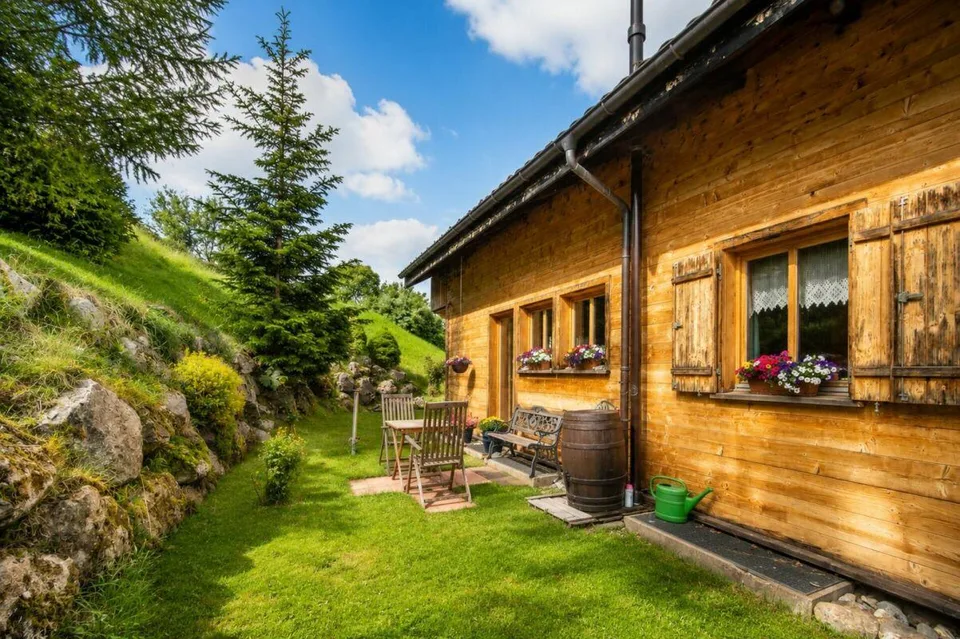 Einzigartiges Vollholzhaus aus Mondholz - gesund wohnen mit Bergsicht und vielseitigen Nutzungsmöglichkeiten – Foto 26 von 29
