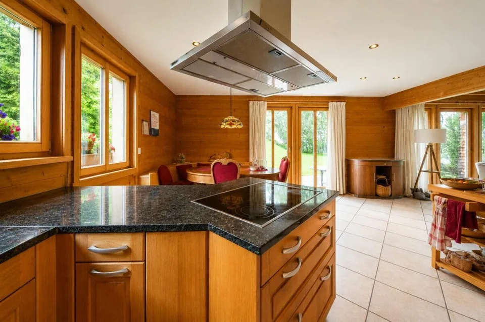 Einzigartiges Vollholzhaus aus Mondholz - gesund wohnen mit Bergsic...