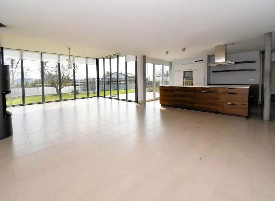 Abitazione esclusiva nel verde - casa unifamiliare moderna con giardino invernale