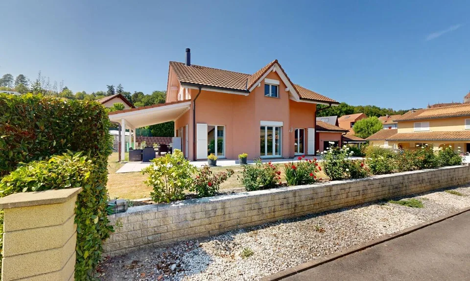 Casa familiare con potenziale per studio o ufficio
