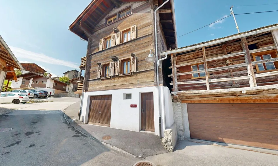 Autentica casa di montagna completamente ristrutturata