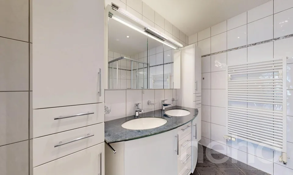 Exklusive Terrassenwohnung mit Panorama-Seesicht – Foto 9 von 11