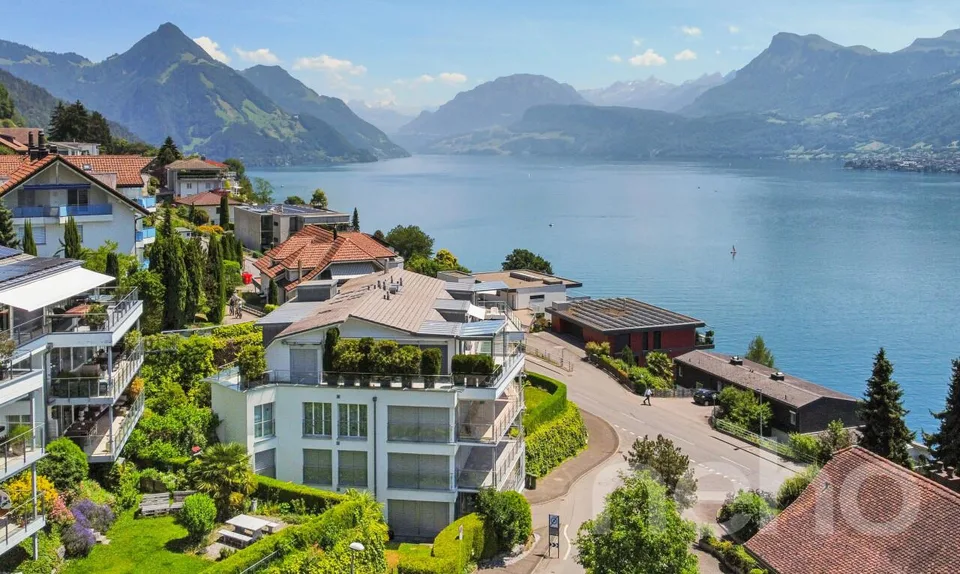 Exklusive Terrassenwohnung mit Panorama-Seesicht