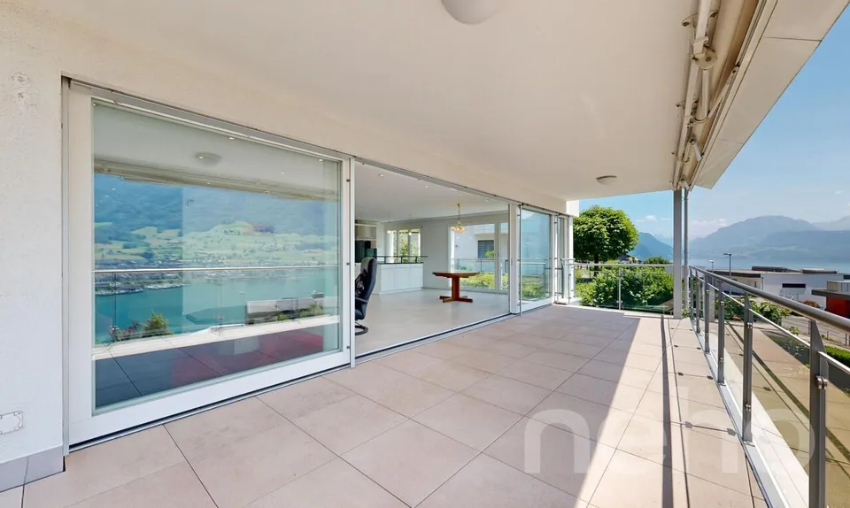 Exklusive Terrassenwohnung mit Panorama-Seesicht