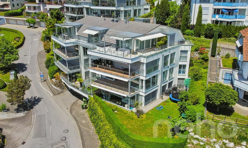Exklusive Terrassenwohnung mit Panorama-Seesicht