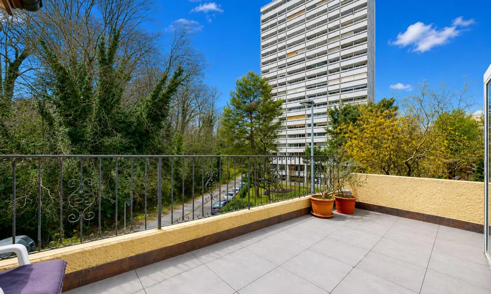 Triplex di 5 locali di 150 m² da personalizzare, seminterrato arredato