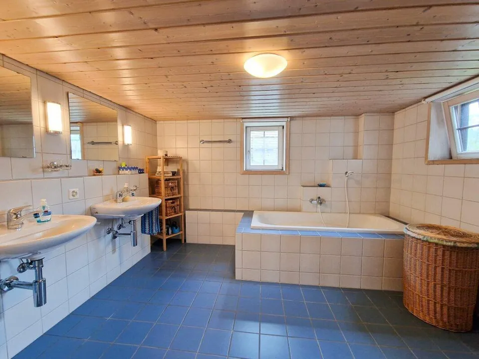 Familienfreundliches Holzhaus mit viel Platz, Charme und nachhaltig... – photo 7 of 18