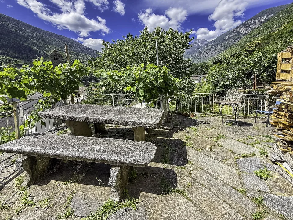 Grande Casa Bifamiliare di 9 locali da rinnovare, con terreno edificab – foto 14 di 24