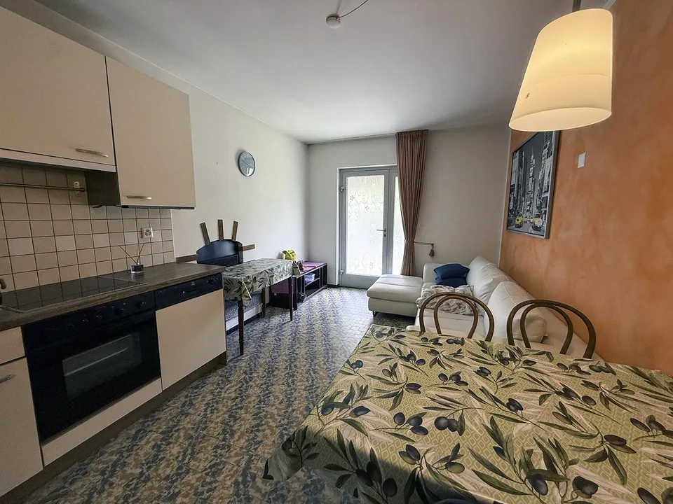 Grande Casa Bifamiliare di 9 locali da rinnovare, con terreno edificab – foto 20 di 24