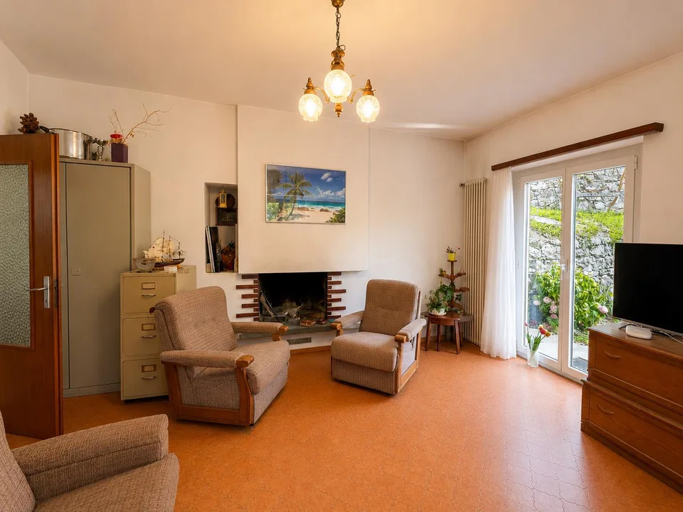 Grande Casa Bifamiliare di 9 locali da rinnovare, con terreno edificab – foto 7 di 24
