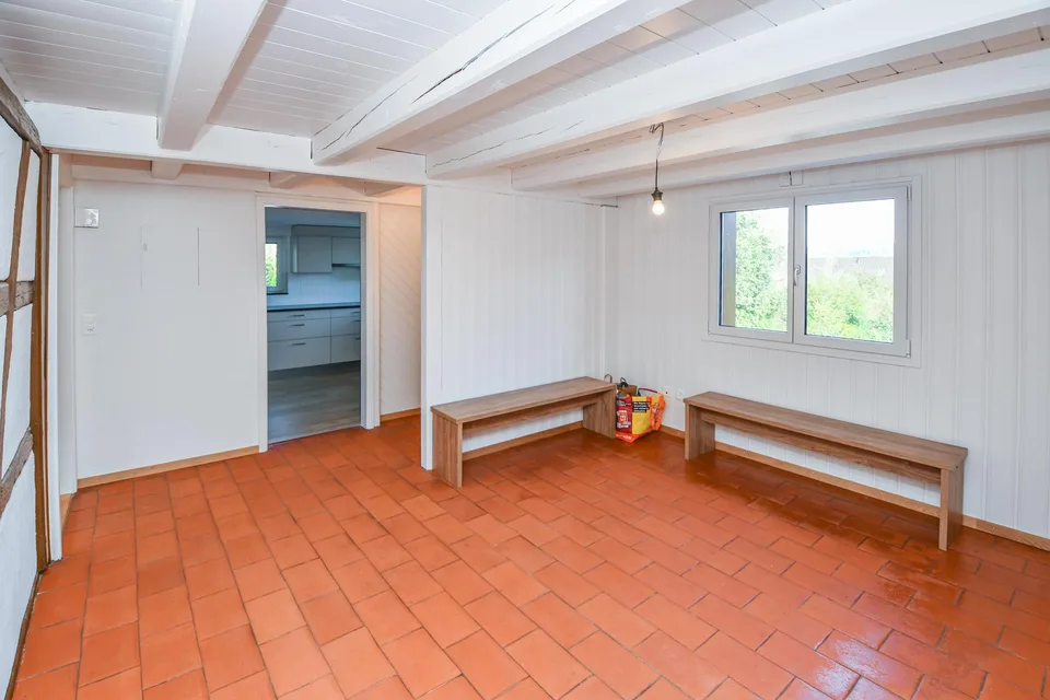 Charmanter Hausteil mit grossem Garten und rusikal-modernem Ambiente