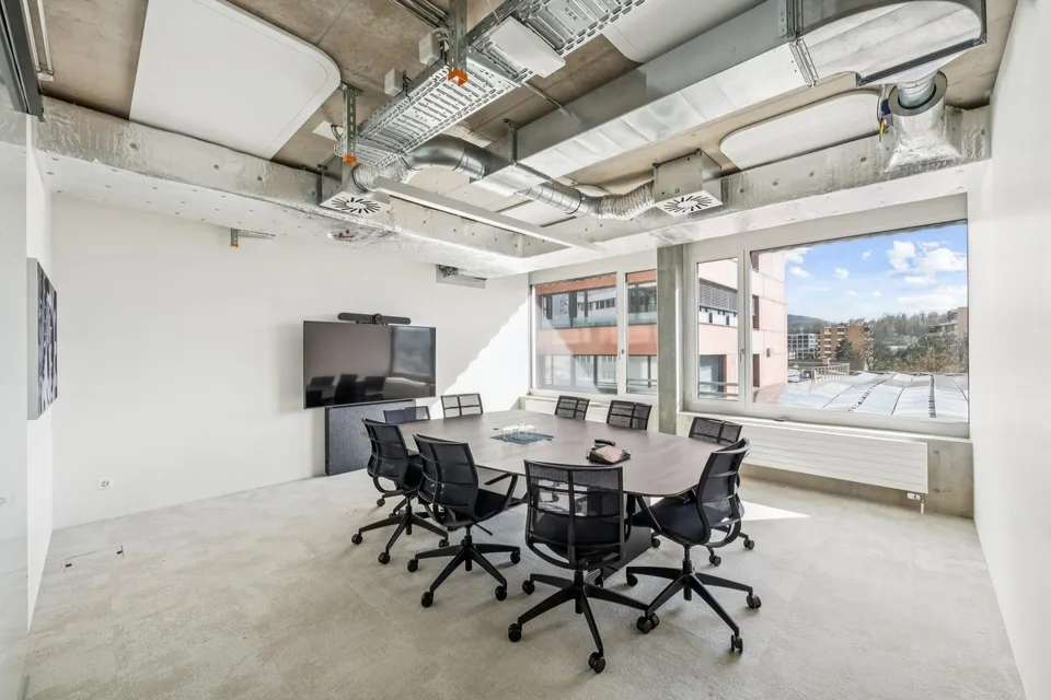 Bezugsbereite Büros mit Traumaussicht – Business City Polyfeld