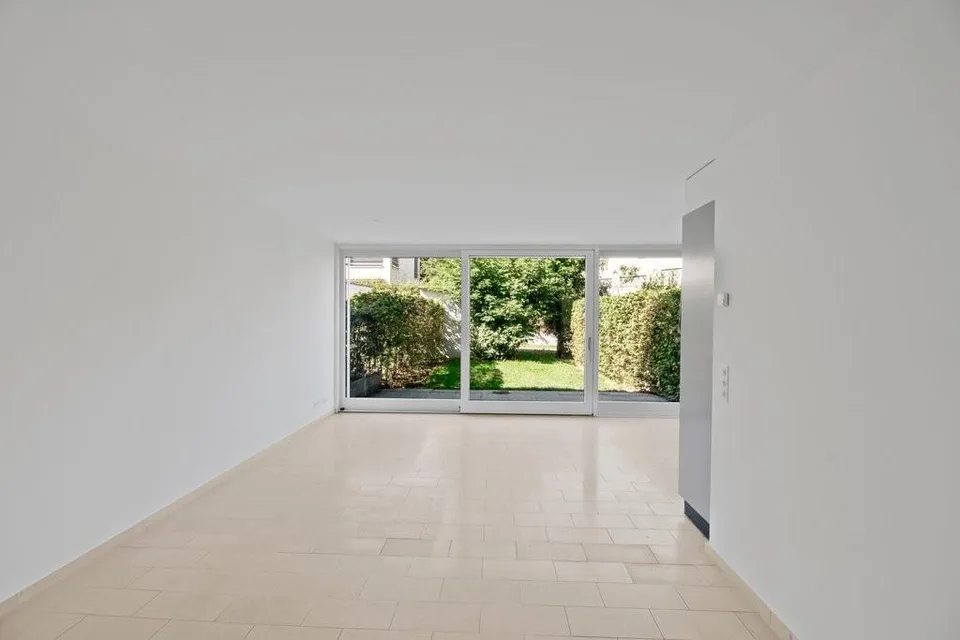 Appartamento bello con area di giardino