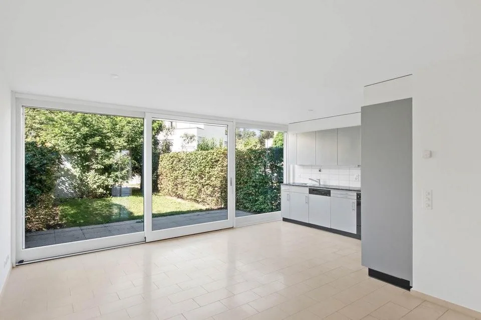 Appartamento bello con area di giardino