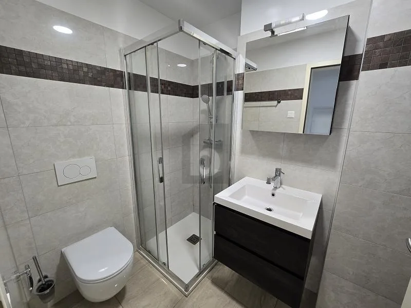 Modern and Quiet with Terrace