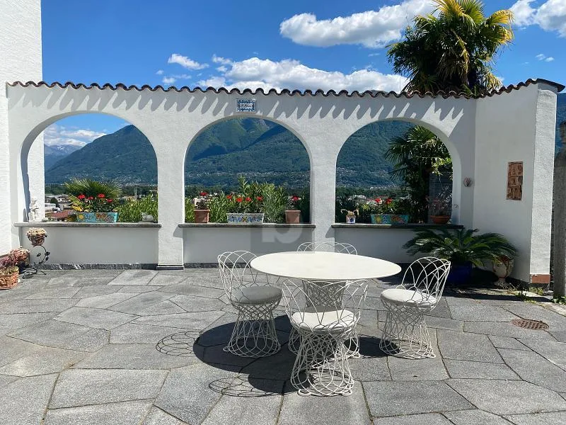 ELEGANZA, TRANQUILLITÀ E VISTA LAGO