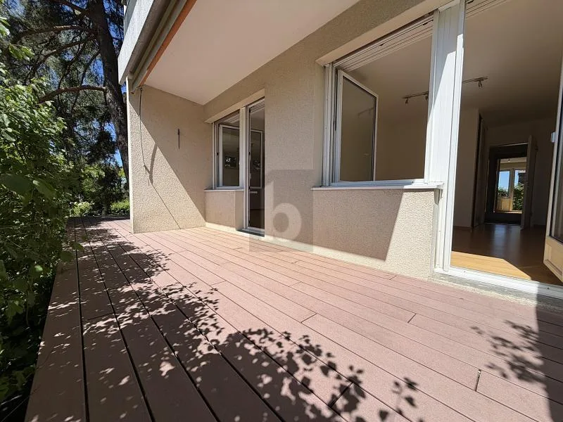 EXCLUSIVITÉ AU ZÜRICHBERG AVEC TERRASSE ENSOLEILLÉE